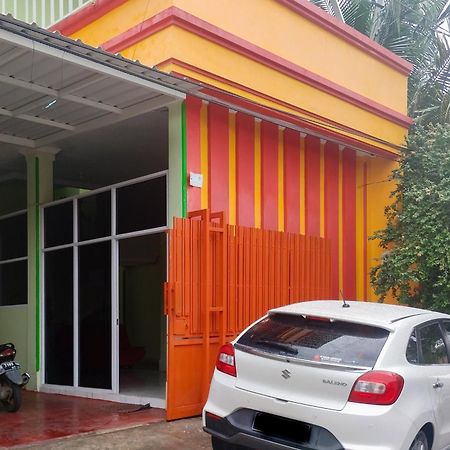 Reddoorz Syariah At Shakira Alesha Enggal Hotel Bandar Lampung Exterior photo